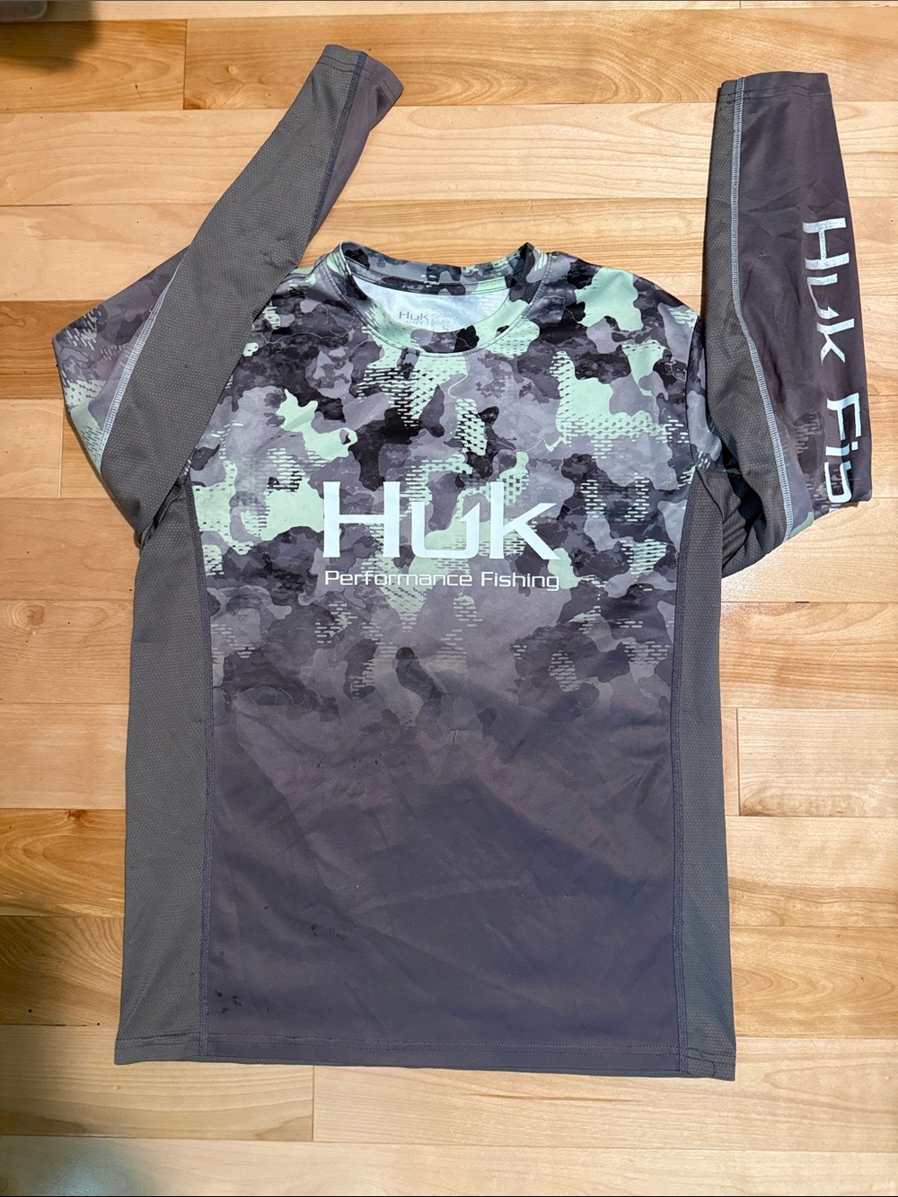 Huk Men’s Gray & Mint Camo Long-Sleeve Performance Shirt S *note flaws